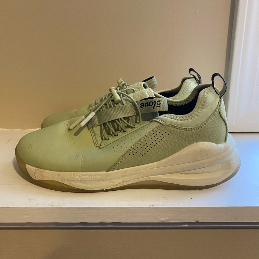 Clove Comfort Sneakers Nursing Shoes Sage Green Limited Edition Women's 8